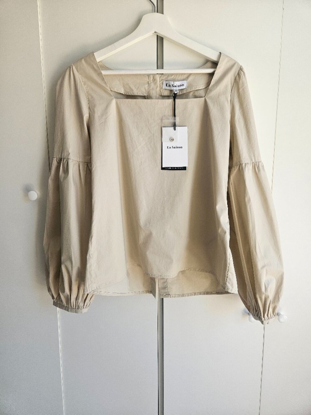 En Saison Square Neck Balloon Sleeve Blouse – Size M – NWT